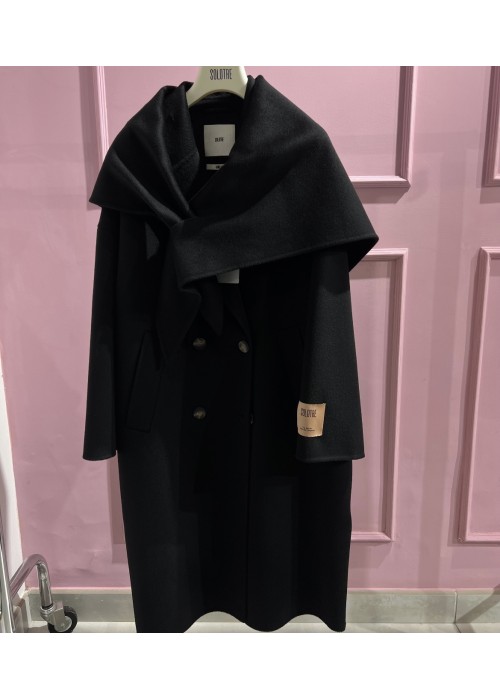 Cappotto doppiopetto con mantella
