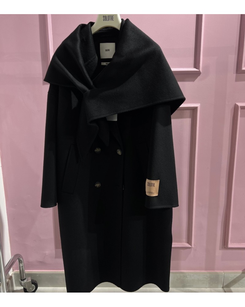 Cappotto doppiopetto con mantella
