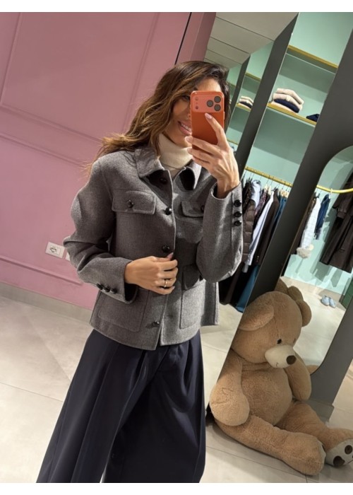 Giacca in lana con bottoni
