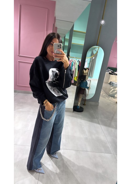 jeans bicolor con catena