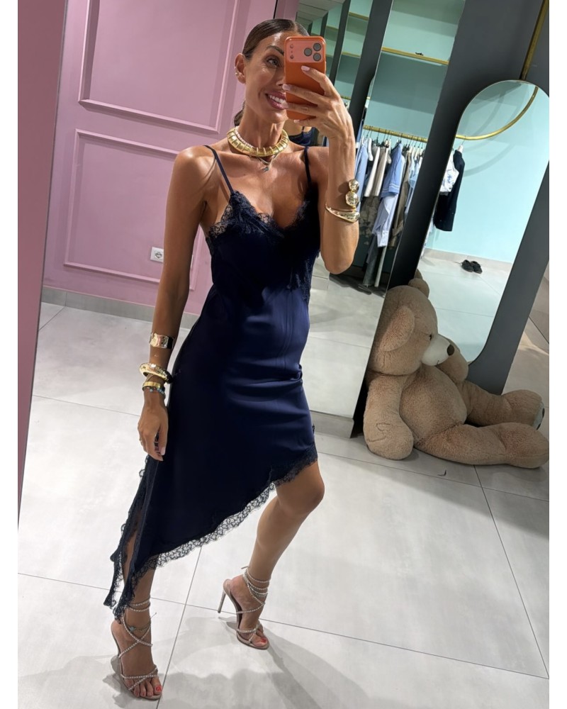 Abito asimmetrico con pizzo
