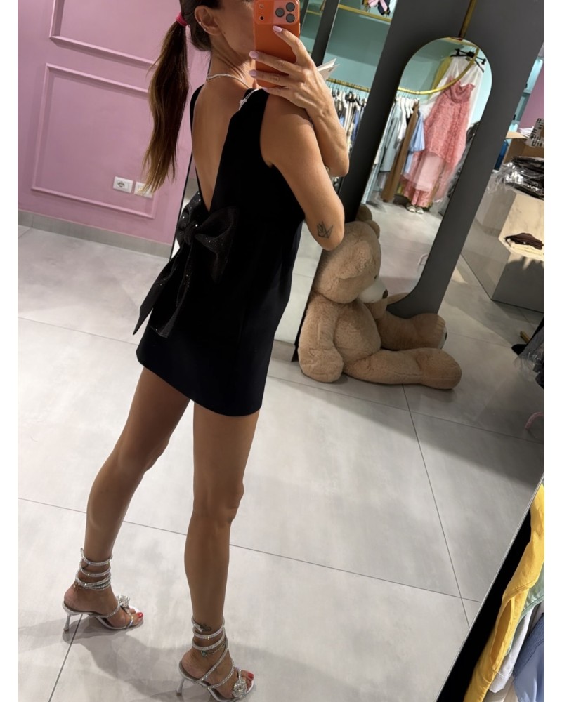 Abito fiocco con scollo
